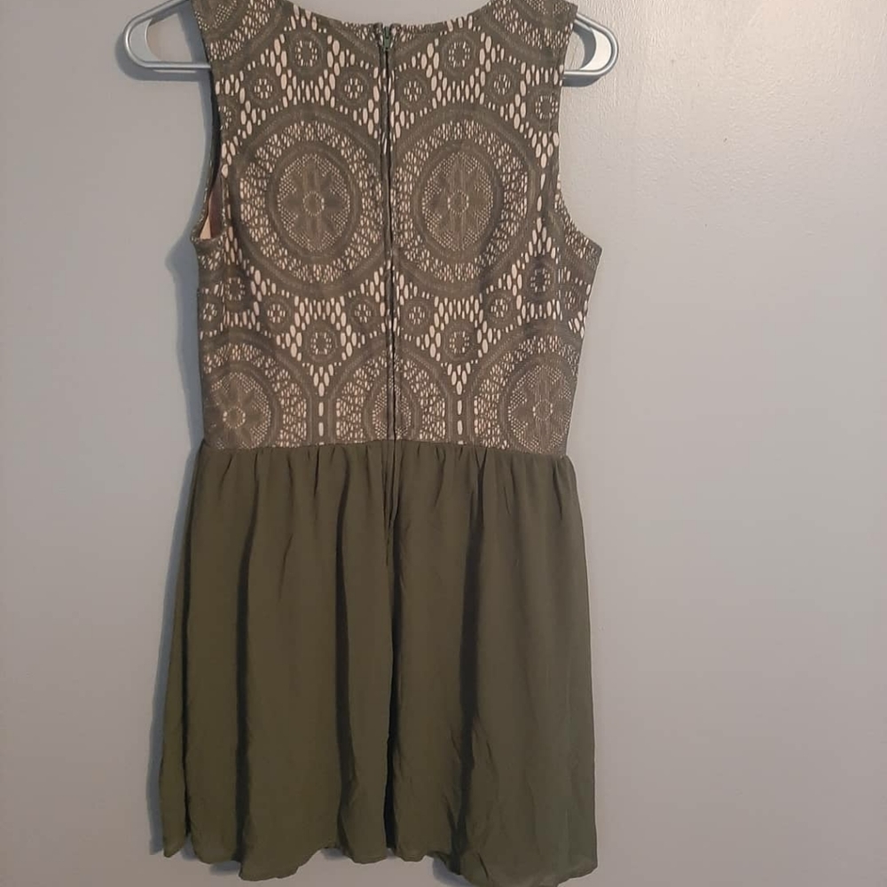 Dress - Picture 2 of 2